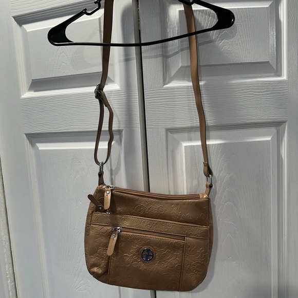 Giani Bernini Pebble Crossbody Bag Tan Tripple Zip Multi Pocket Adjustable Purse - Picture 1 of 11